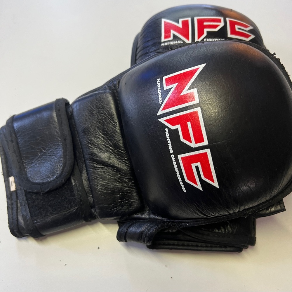 NFC Fighting Gloves - Size L